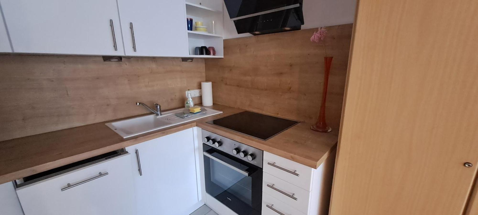Helle Souterrainwohnung Naehe Flughafen, Landshut Und Muenchen 1 Bis 5 Personen Bruckberg Luaran gambar