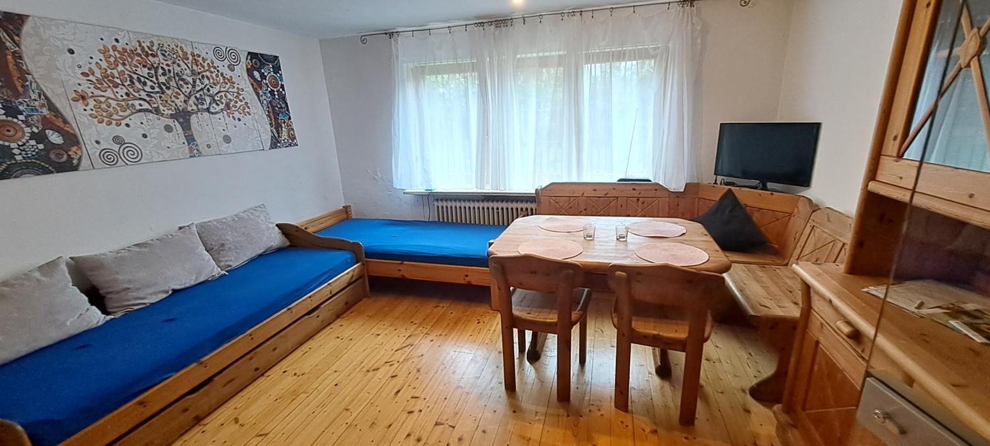Helle Souterrainwohnung Naehe Flughafen, Landshut Und Muenchen 1 Bis 5 Personen Bruckberg Luaran gambar